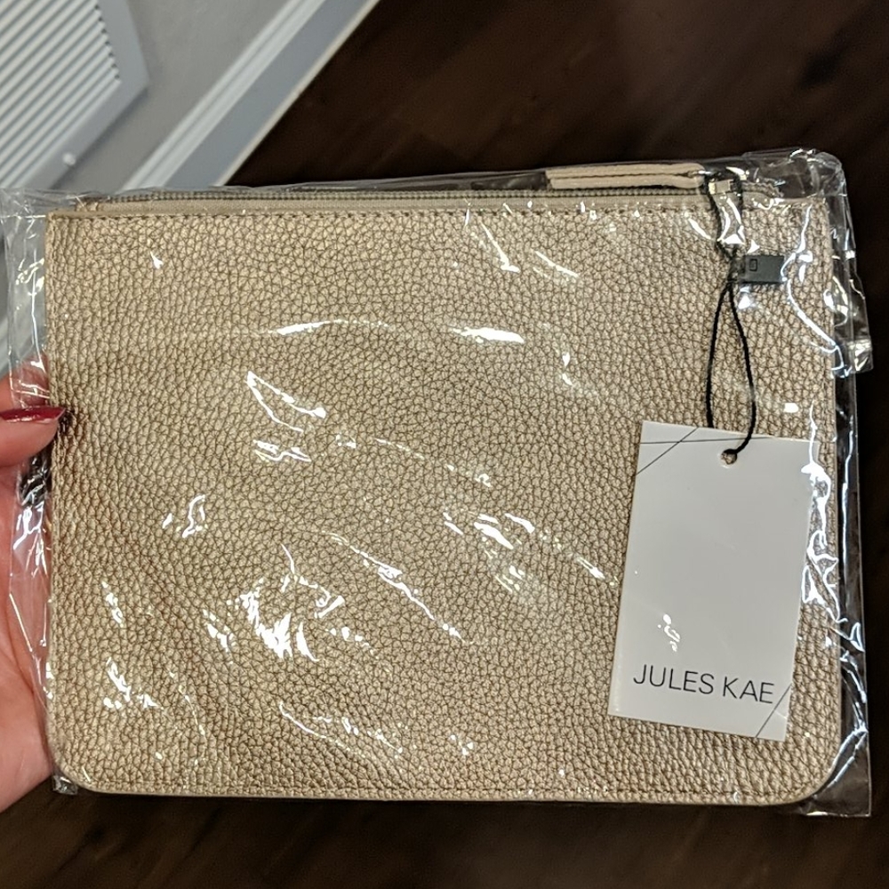 Gold clutch